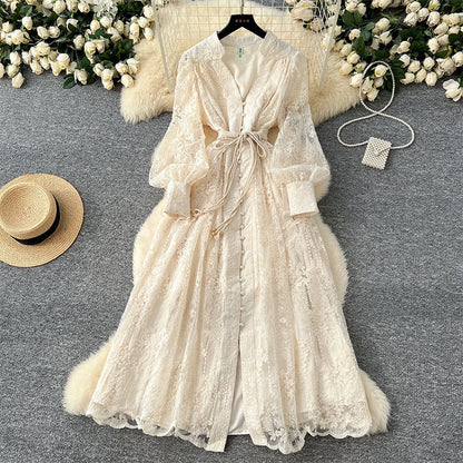 🌷 Vestido Largo Francés con Bordados – Escote en V, Entallado, Mangas Largas Globos | Colección Primavera