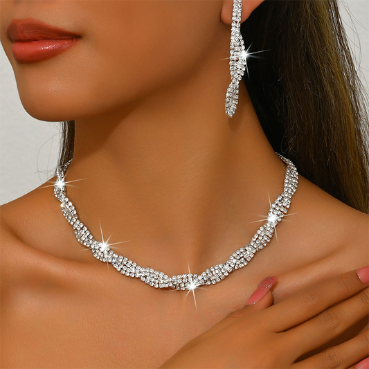 📢50% OFF NOW！🔥 Sparkling Rhinestone Claw Chain Necklace & Earrings Set for Women
